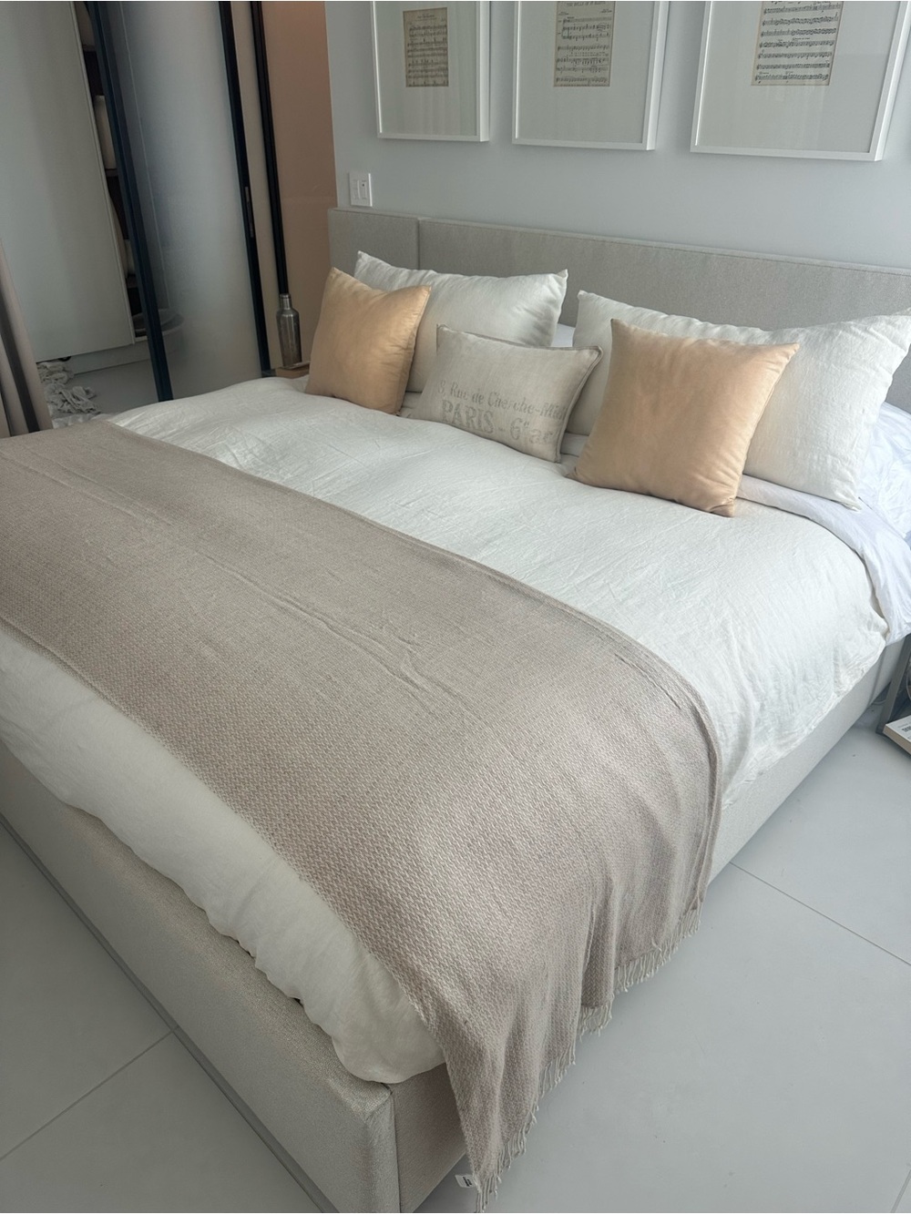 Cashmere bed blanket Neutral Cream & Beige. Fits a King or Queen. Tiny mark